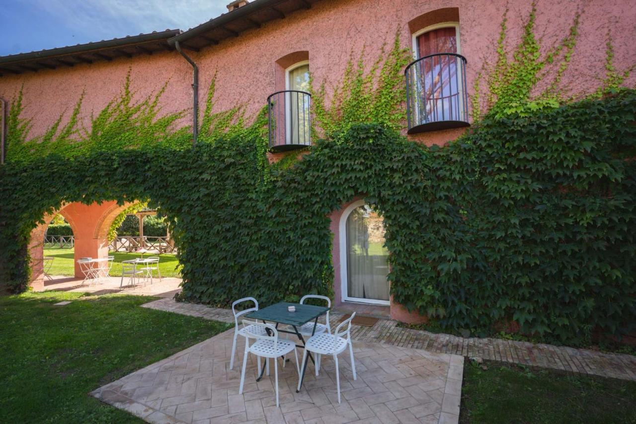 Le Versegge Resort Braccagni Exteriör bild